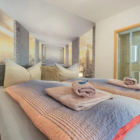 Am Weltspiegel Apartament Chociebuż